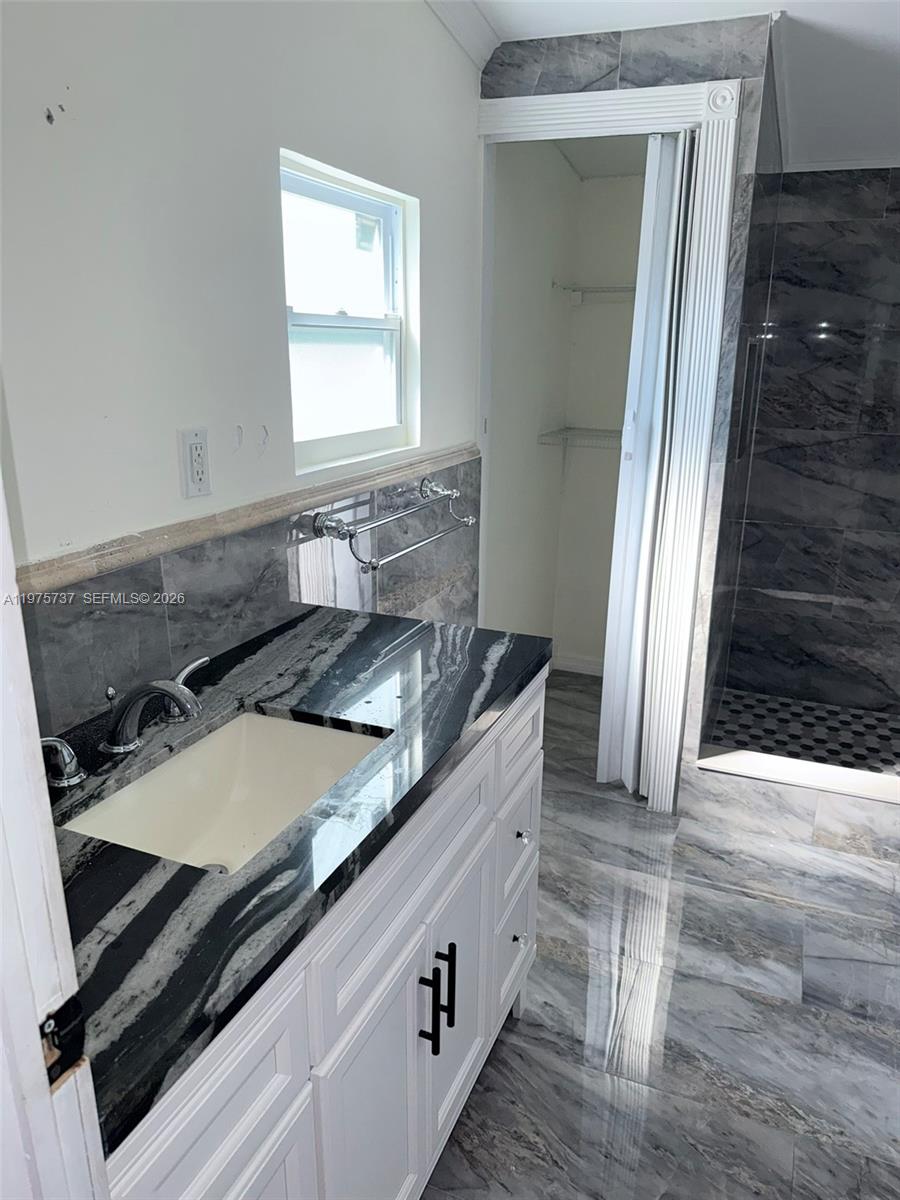 COCOWALK ESTATES - Residential