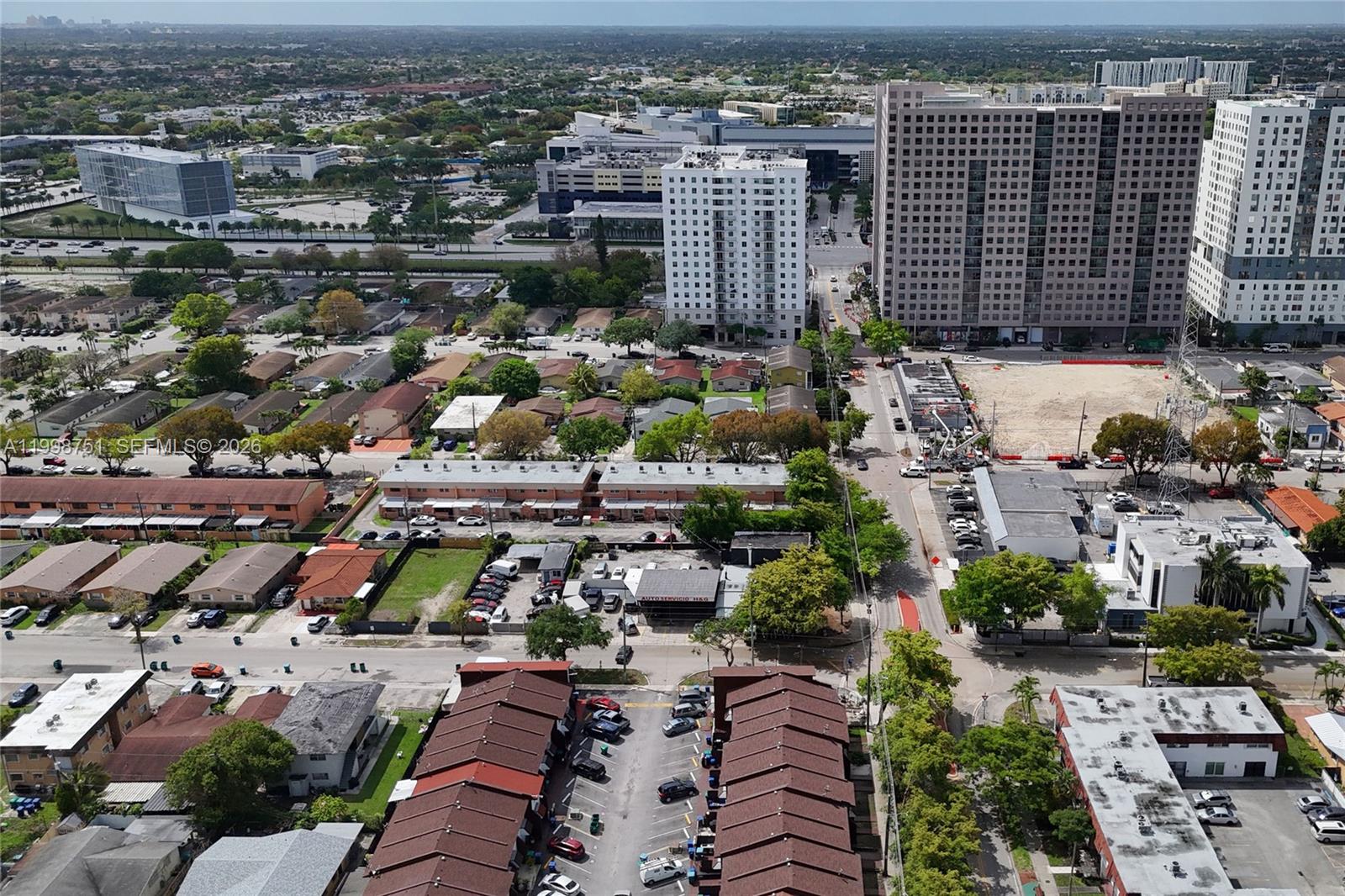 EL POLO CONDO - Residential Income