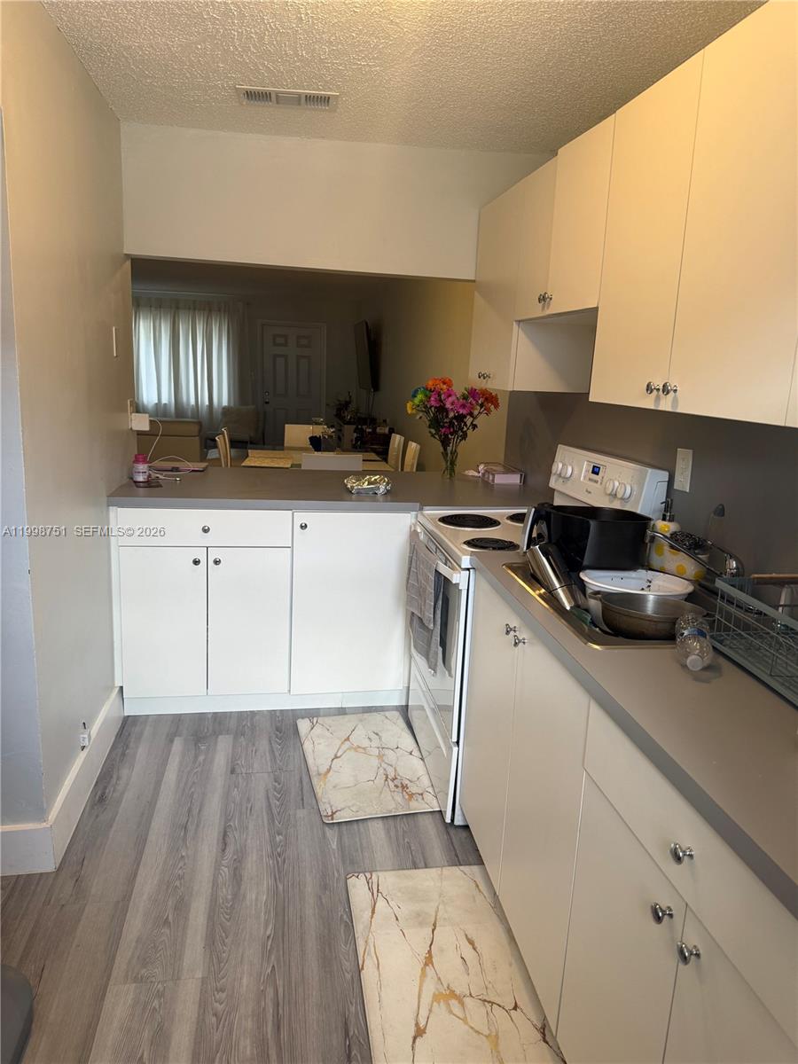 EL POLO CONDO - Residential Income