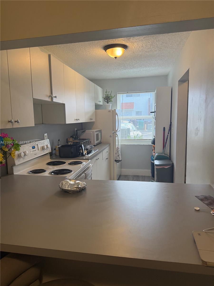 EL POLO CONDO - Residential Income