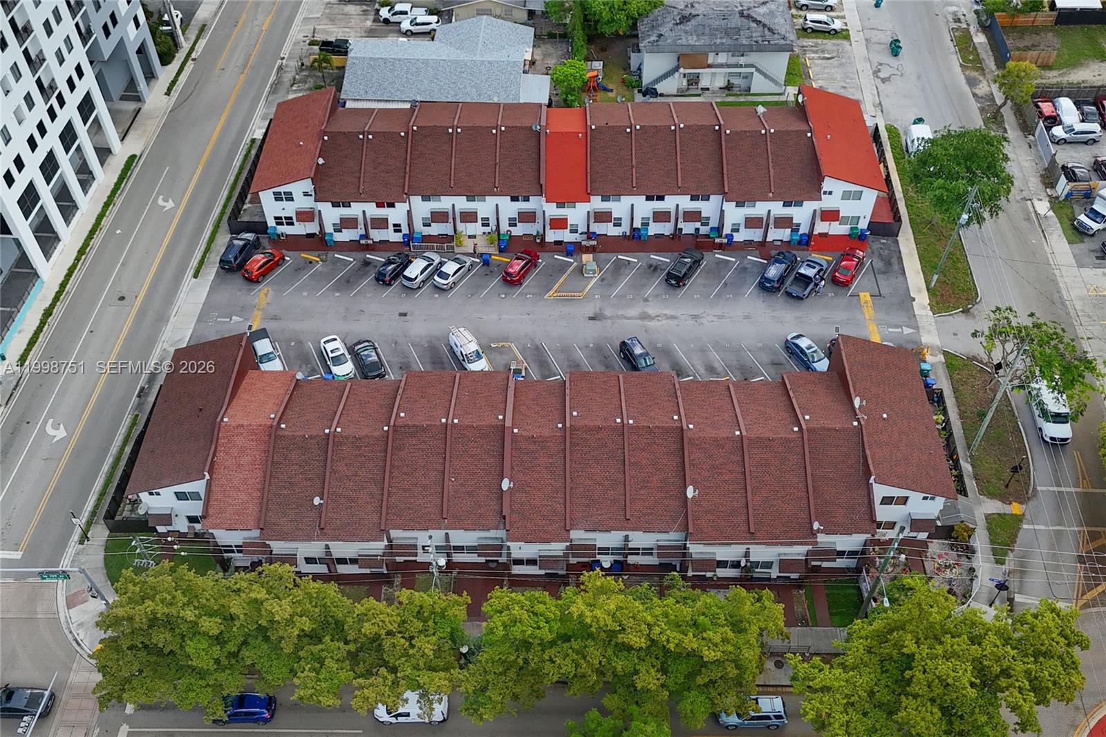 EL POLO CONDO - Residential Income