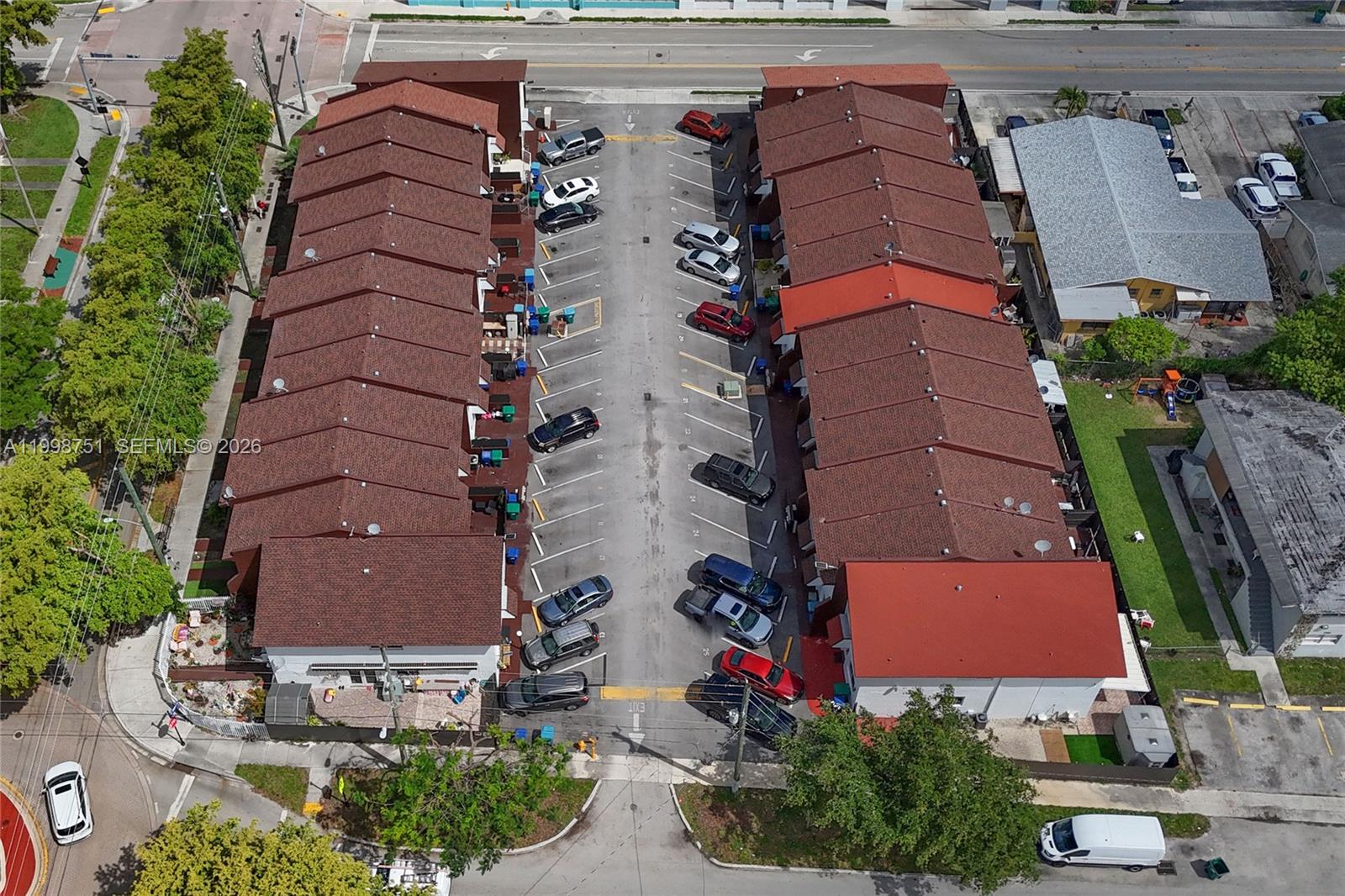 EL POLO CONDO - Residential Income