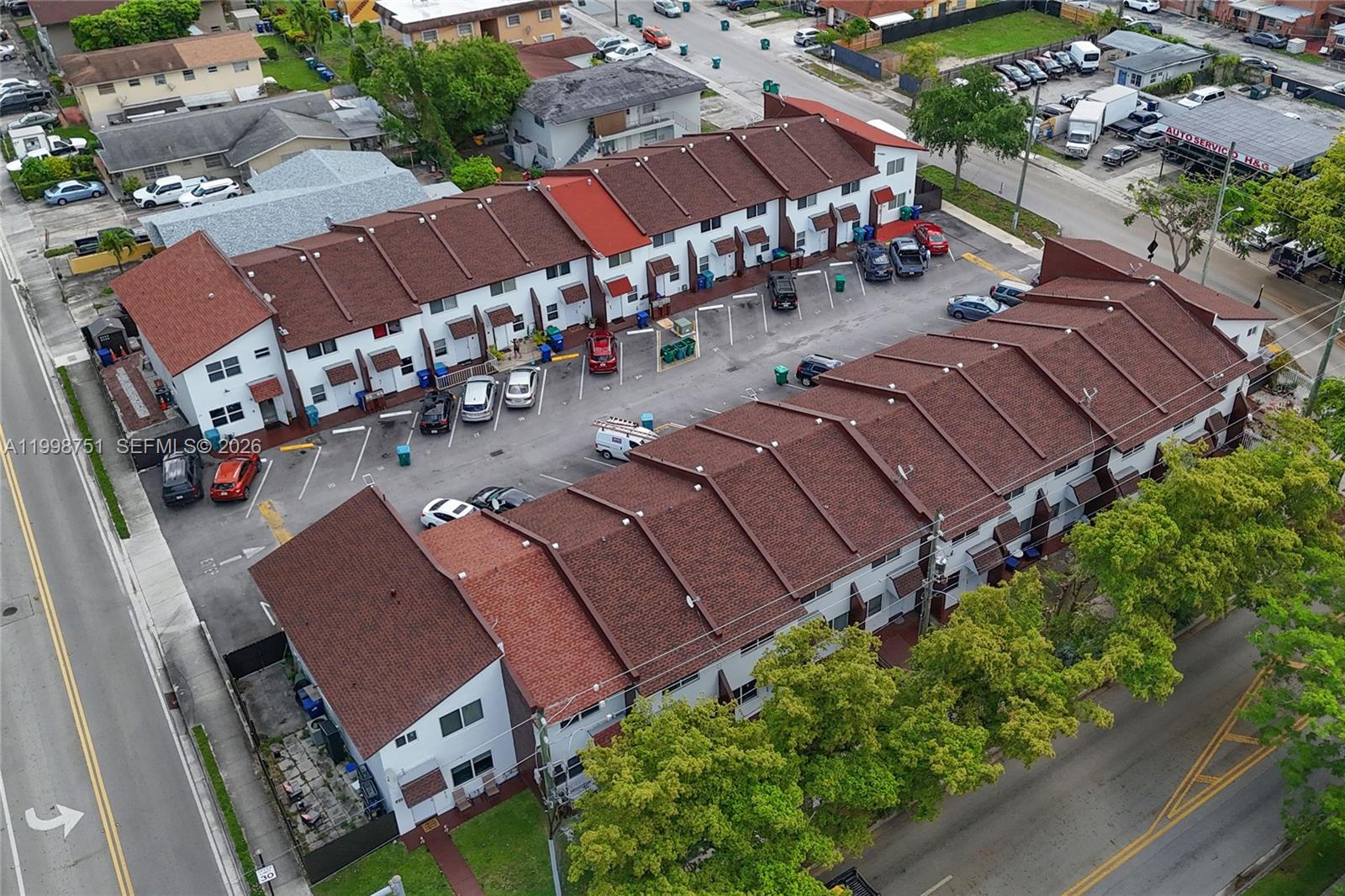 EL POLO CONDO - Residential Income