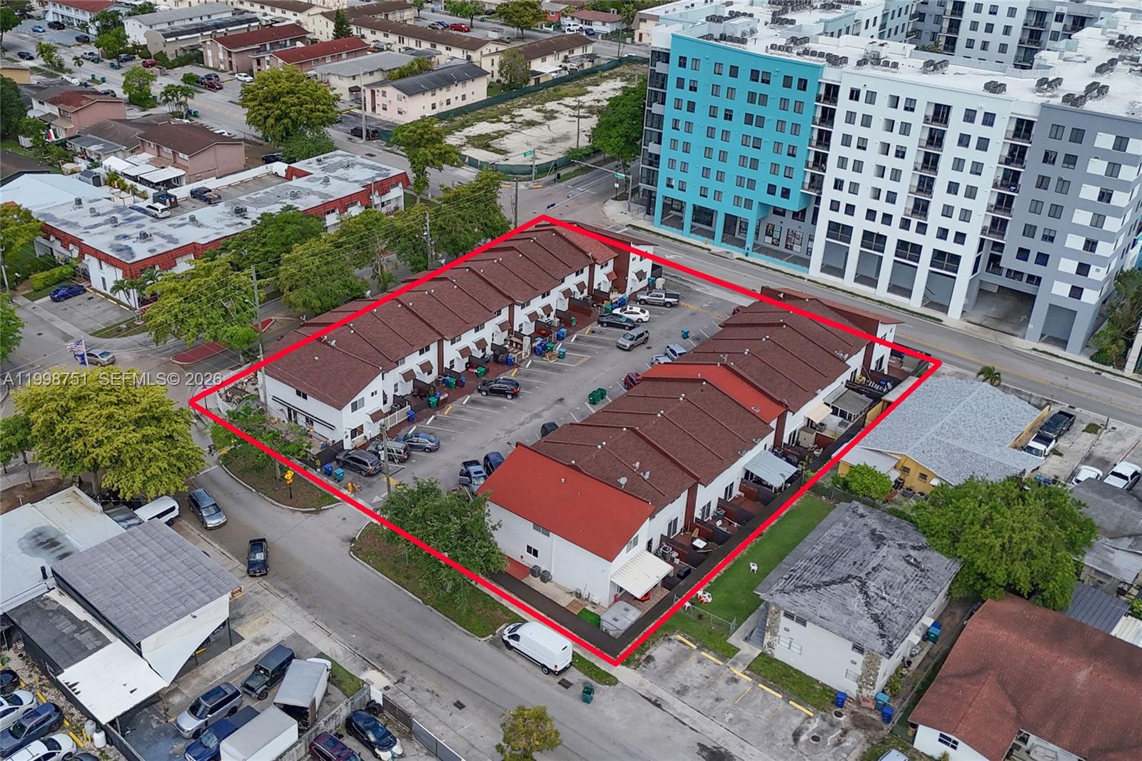 EL POLO CONDO - Residential Income