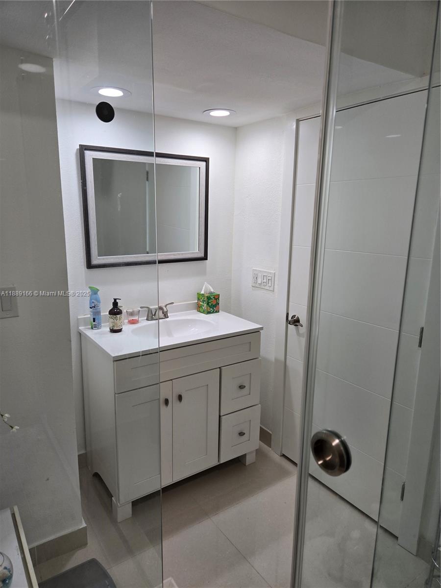 CORONADO CONDO- TOWER II - Residential