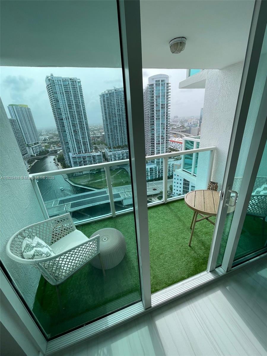 31 SE 5th St 3103