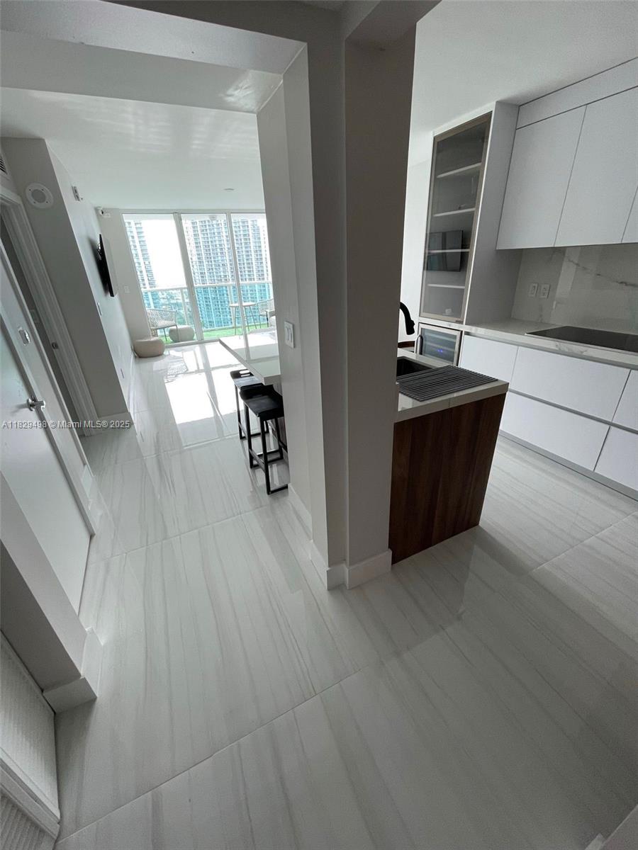 31 SE 5th St 3103
