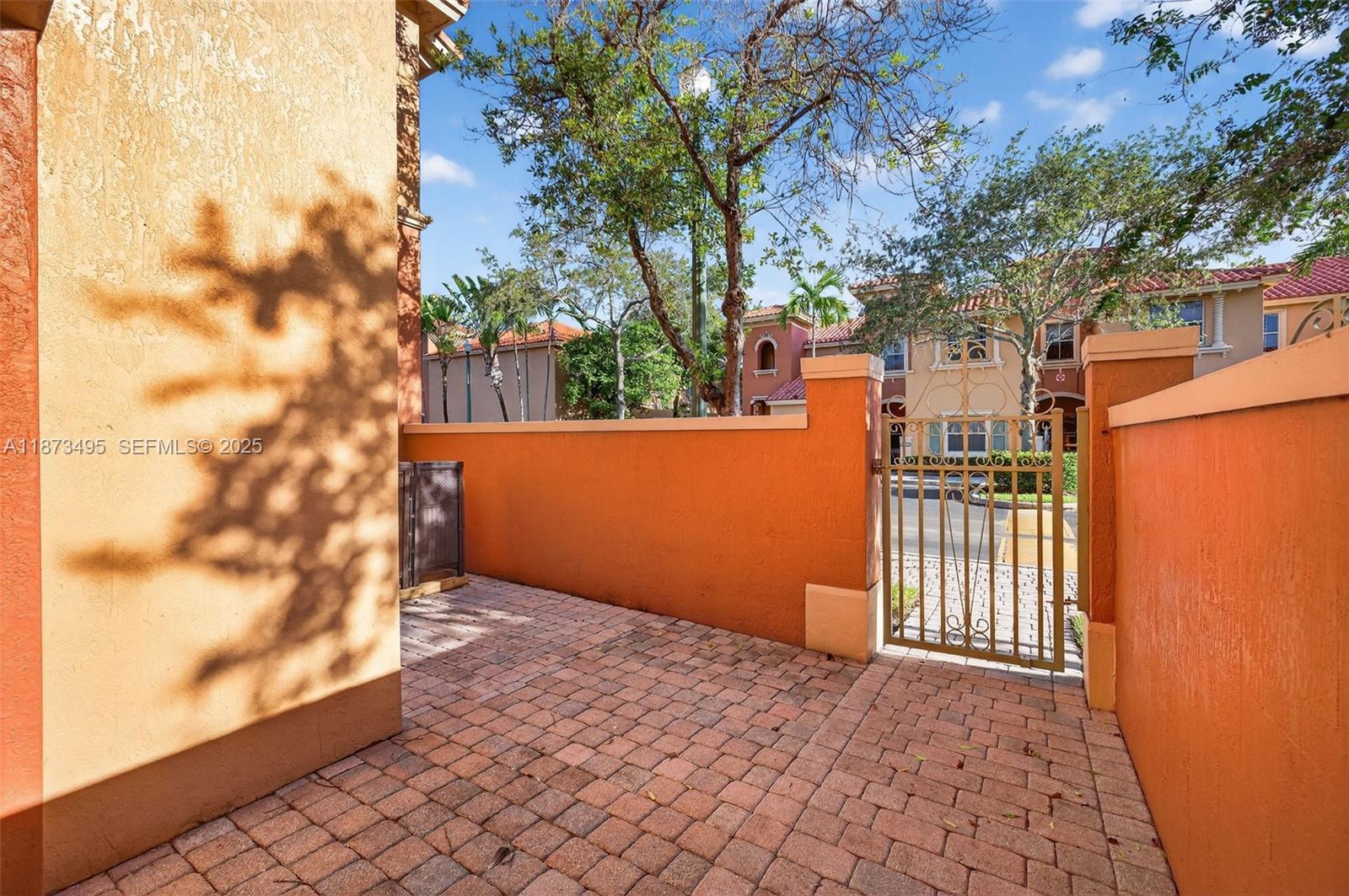 VILLAS AT HARBOR ISLES CO - Residential