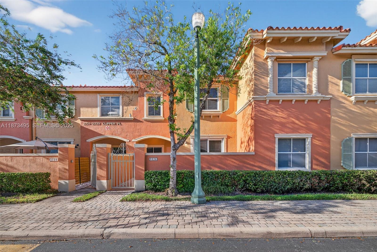 VILLAS AT HARBOR ISLES CO - Residential