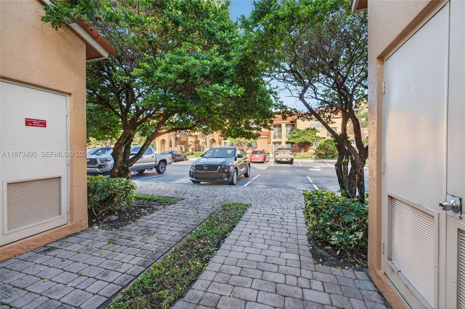 VILLAS AT HARBOR ISLES CO - Residential