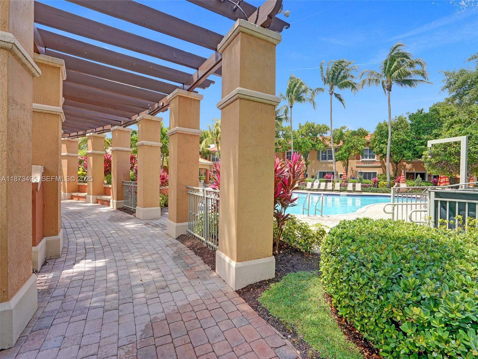 VILLAS AT HARBOR ISLES CO - Residential