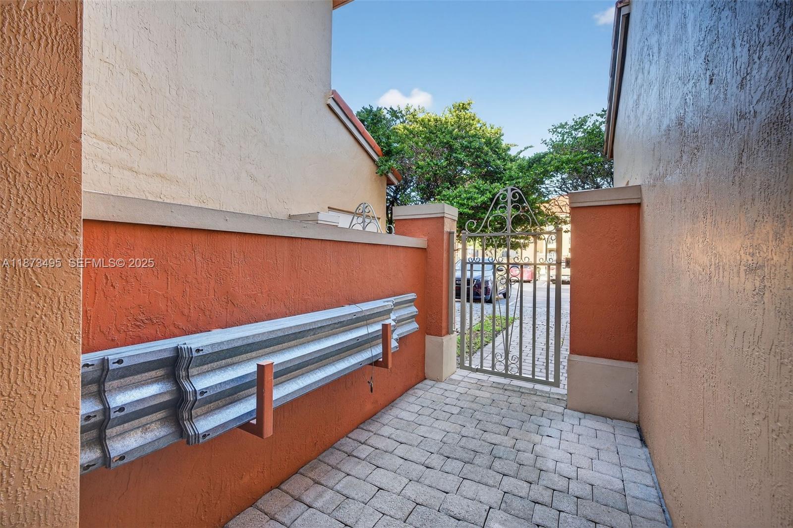 VILLAS AT HARBOR ISLES CO - Residential