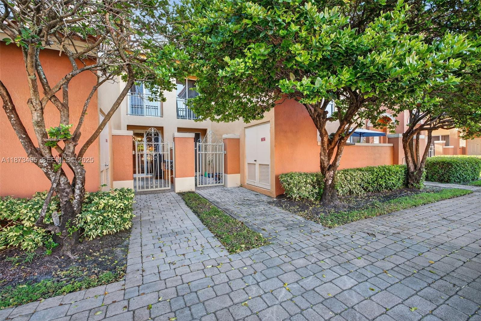 VILLAS AT HARBOR ISLES CO - Residential