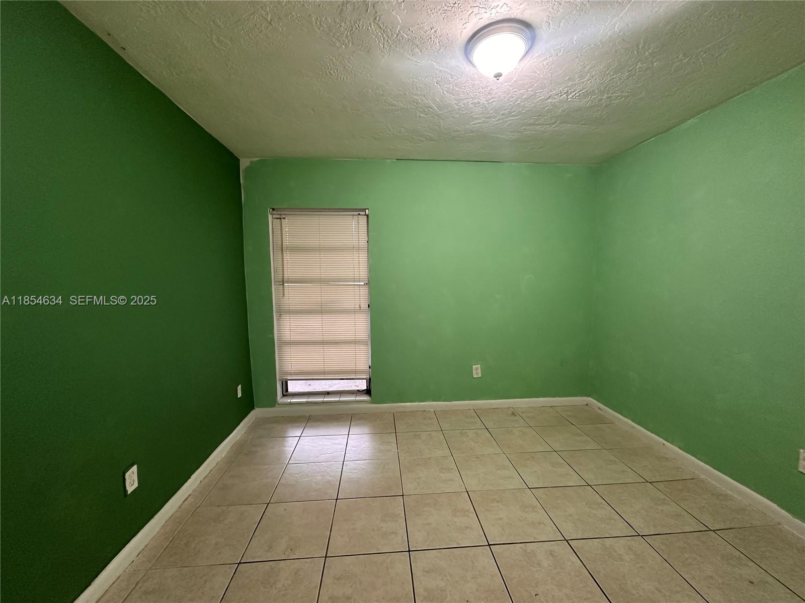 DEVON-AIRE VILLAS SEC 6 - Residential Lease