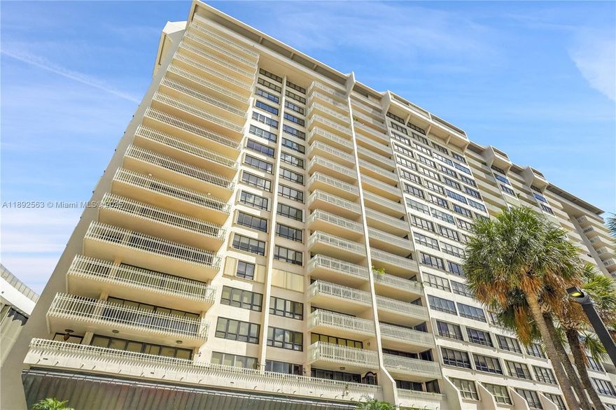 The ’08 line is special! It totally clears building two and looks directly at spectacular sunsets, the Coconut Grove skyline, and the Marinas! Wonderful amenities located on a private 20-acre island — largest in Miami’s Grove Isle! Courts, pools, spas, restaurants, and marinas, including the famous Bali restaurant and spa. Complete with parking for 2 cars, boat slips available. Large closets, fully upgraded bathrooms and kitchen. Amazing value and spectacular views! Priced at $1,898,000 million plus. Grove Isle offers amazing amenities such as: bike/jog paths, picnic areas, community room, 3 elevators, exercise room, A/C storage, heated pool, marina, child play area, spa/hot tub.
Ideally located close to parks and Miami’s best schools. Enjoy the Grove, Brickell, and Downtown.
