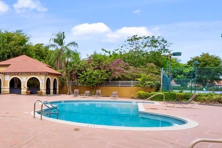 THE COURTS AT KENDALL CON - Residential Lease