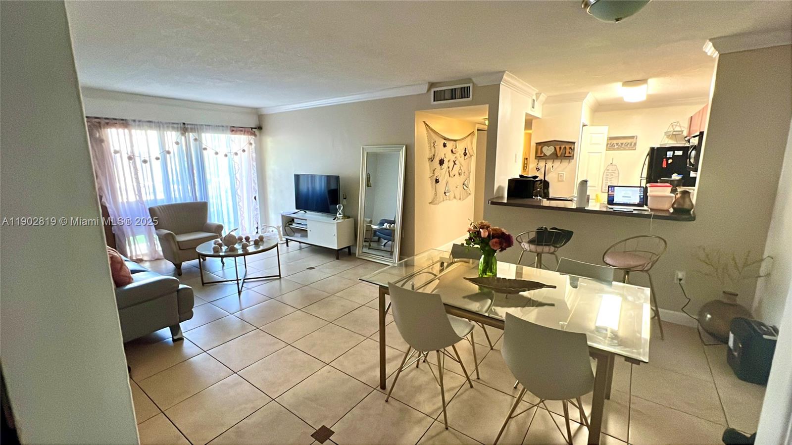 THE COURTS AT KENDALL CON - Residential Lease