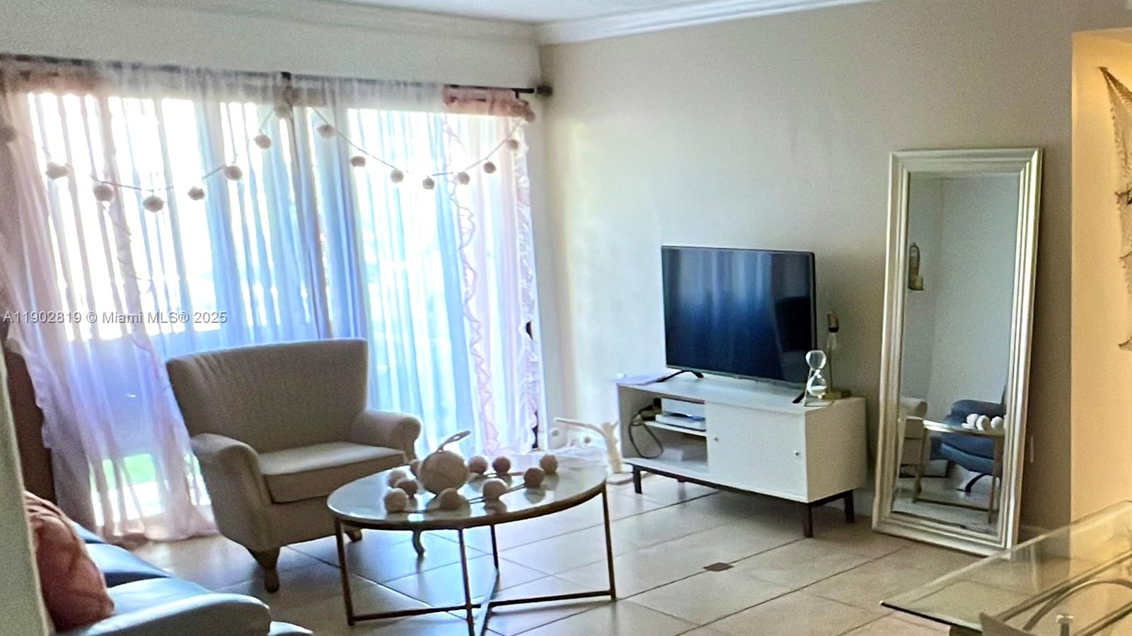 THE COURTS AT KENDALL CON - Residential Lease