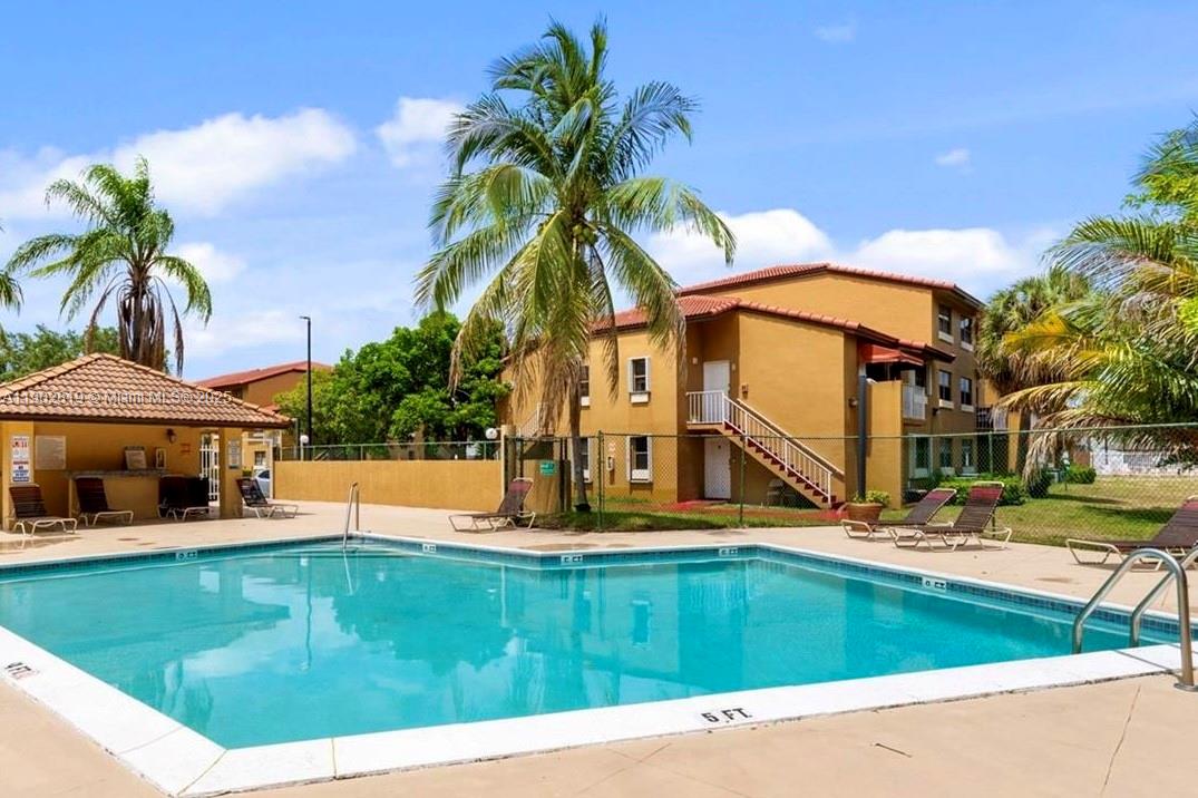 THE COURTS AT KENDALL CON - Residential Lease