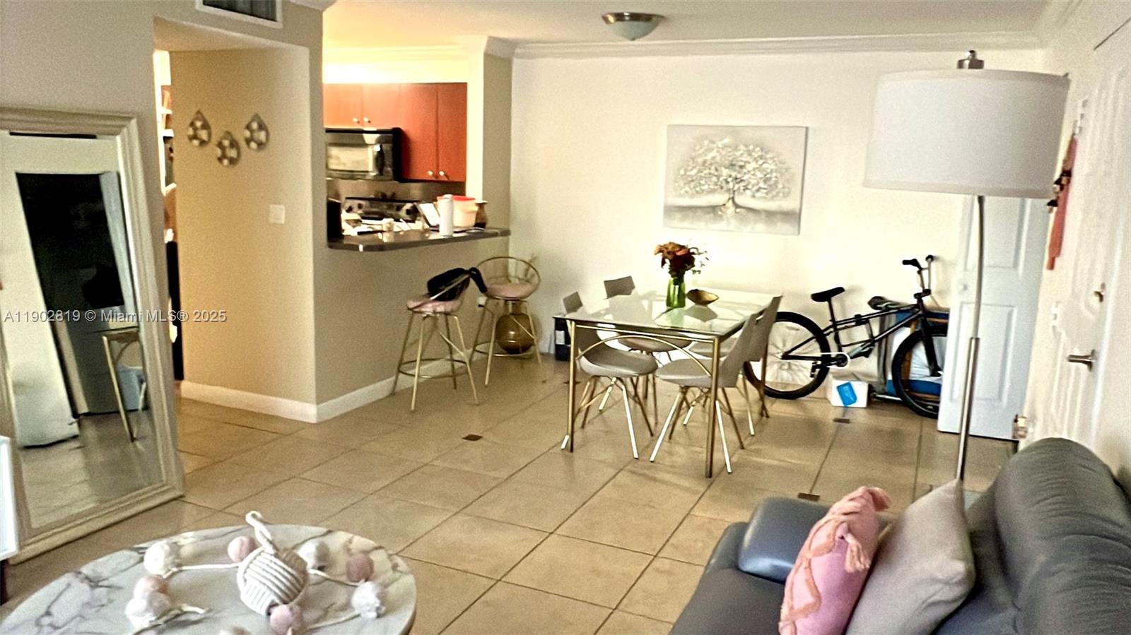 THE COURTS AT KENDALL CON - Residential Lease