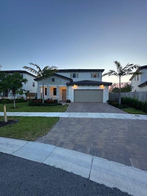 Come to see this beautiful single family home close to everything, close to Kendall, Doral, homestead, dolphins mall, close to great schools and great restaurants.
