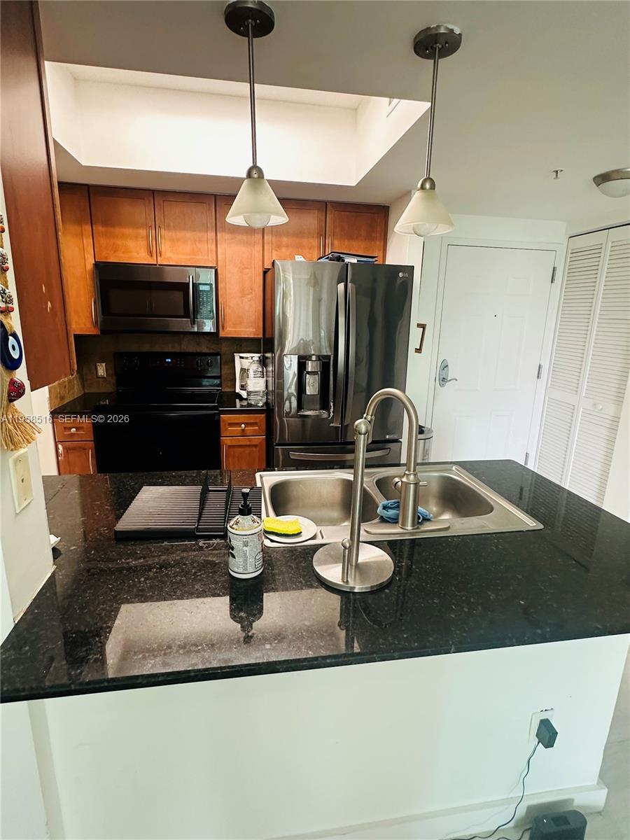 CITE CONDO - Residential Lease