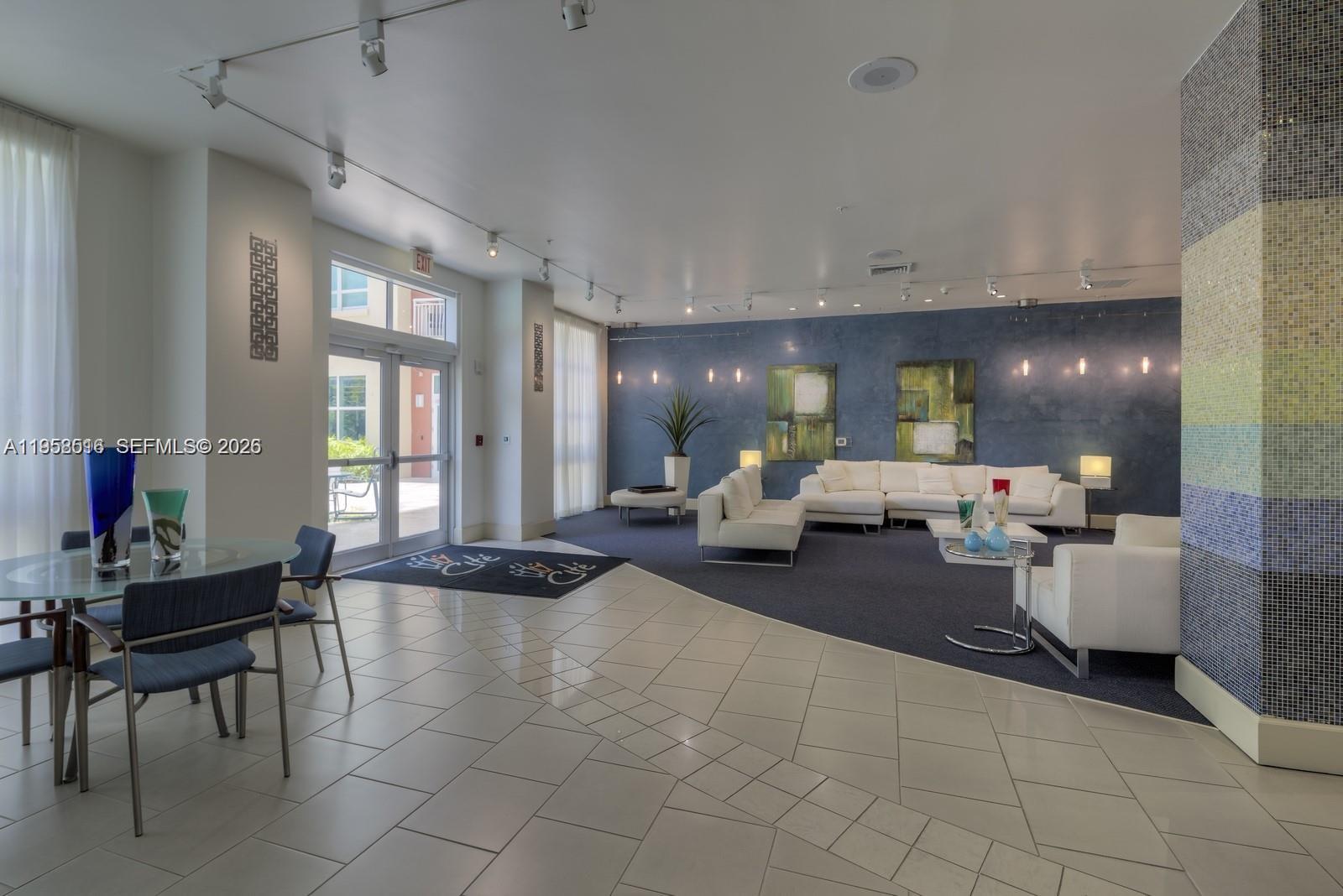 CITE CONDO - Residential Lease