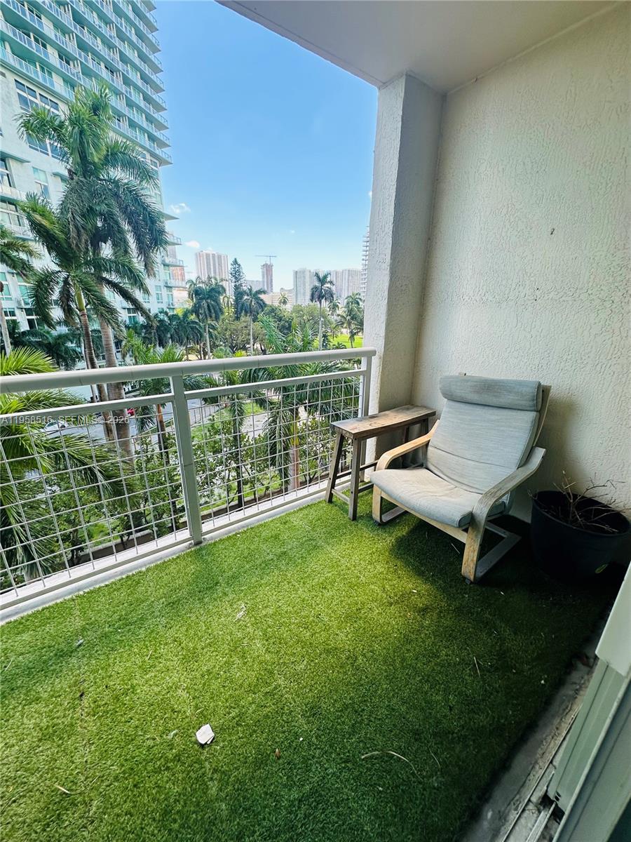 CITE CONDO - Residential Lease