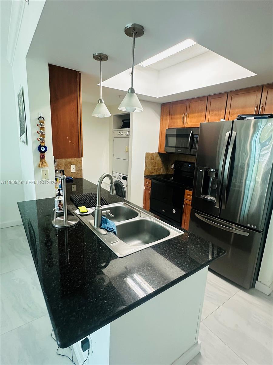 CITE CONDO - Residential Lease