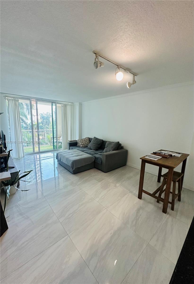 CITE CONDO - Residential Lease