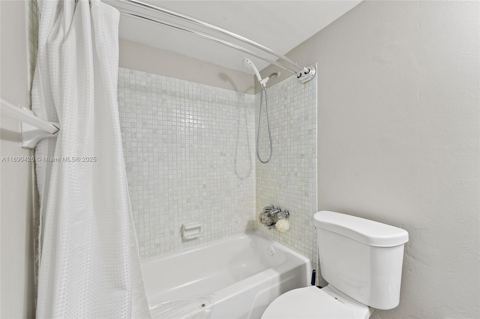 NATURA CONDO NO 3 - Residential