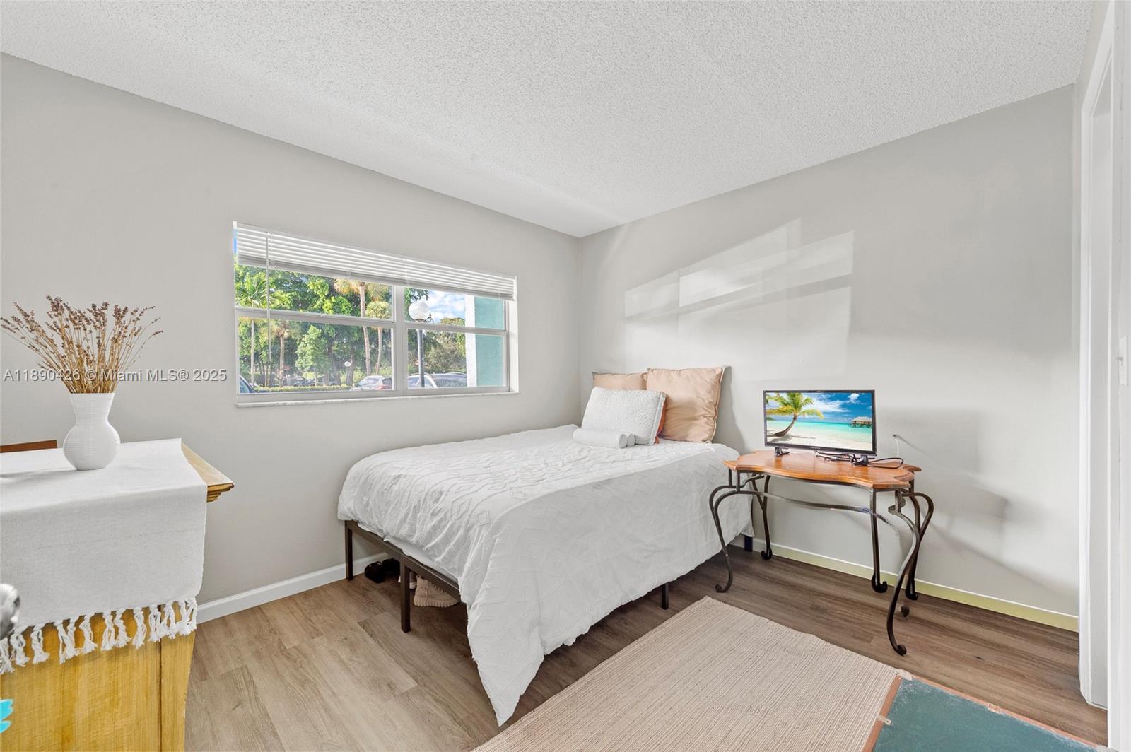 NATURA CONDO NO 3 - Residential