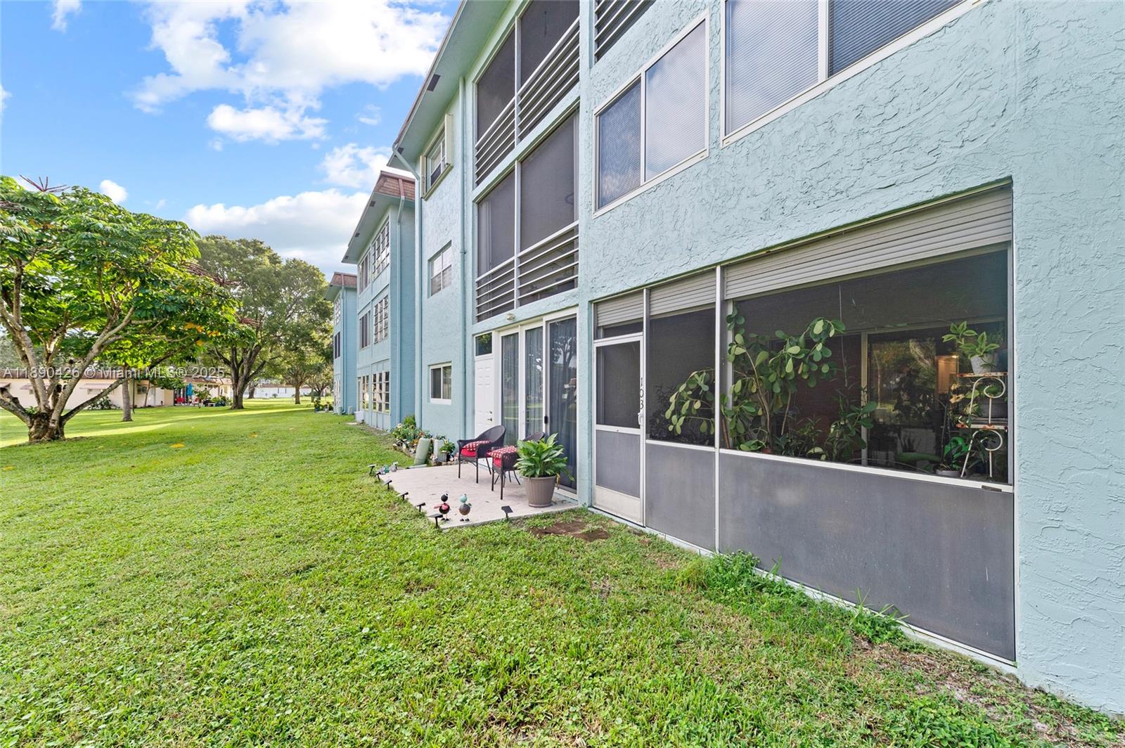 NATURA CONDO NO 3 - Residential