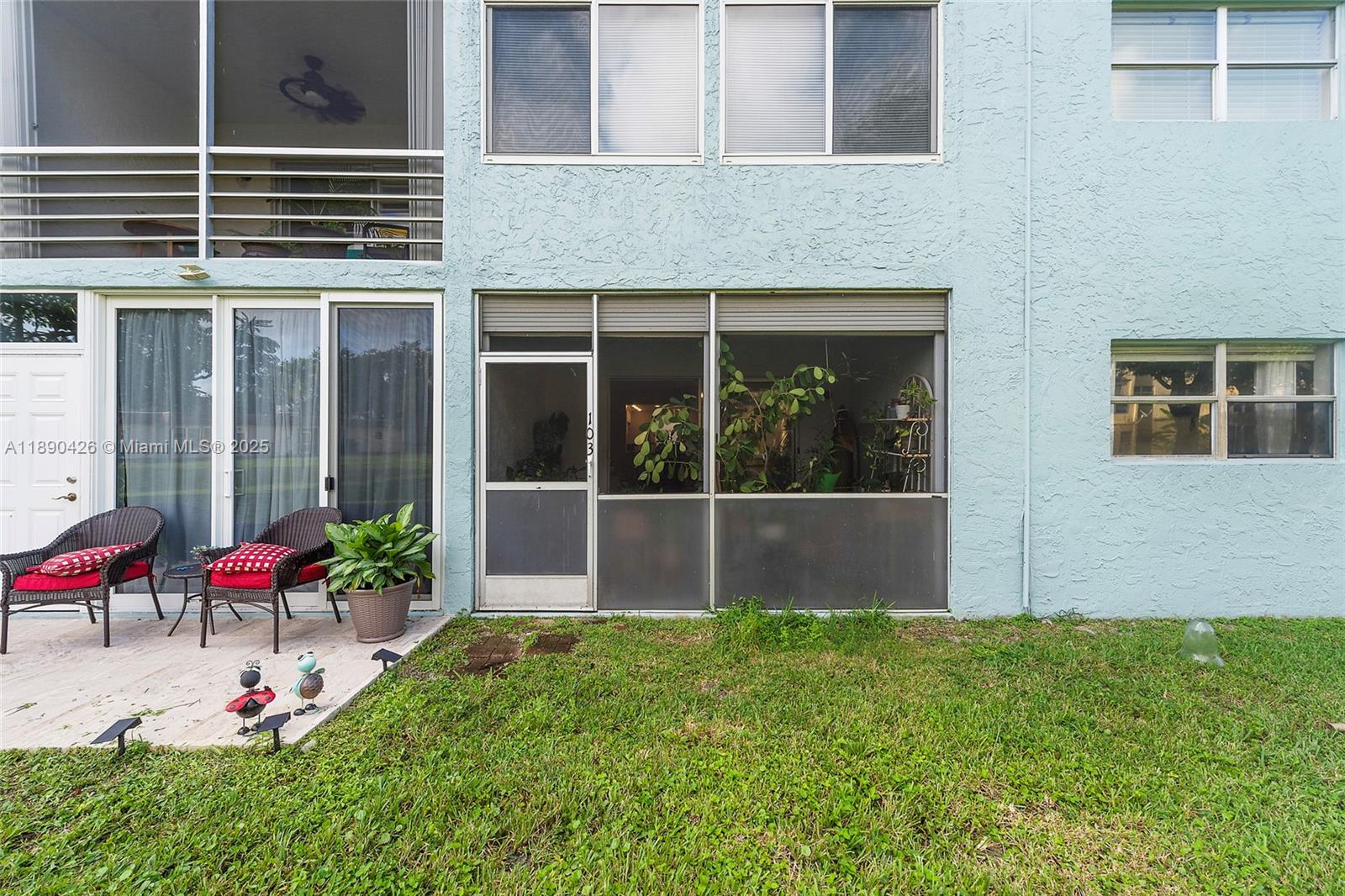 NATURA CONDO NO 3 - Residential