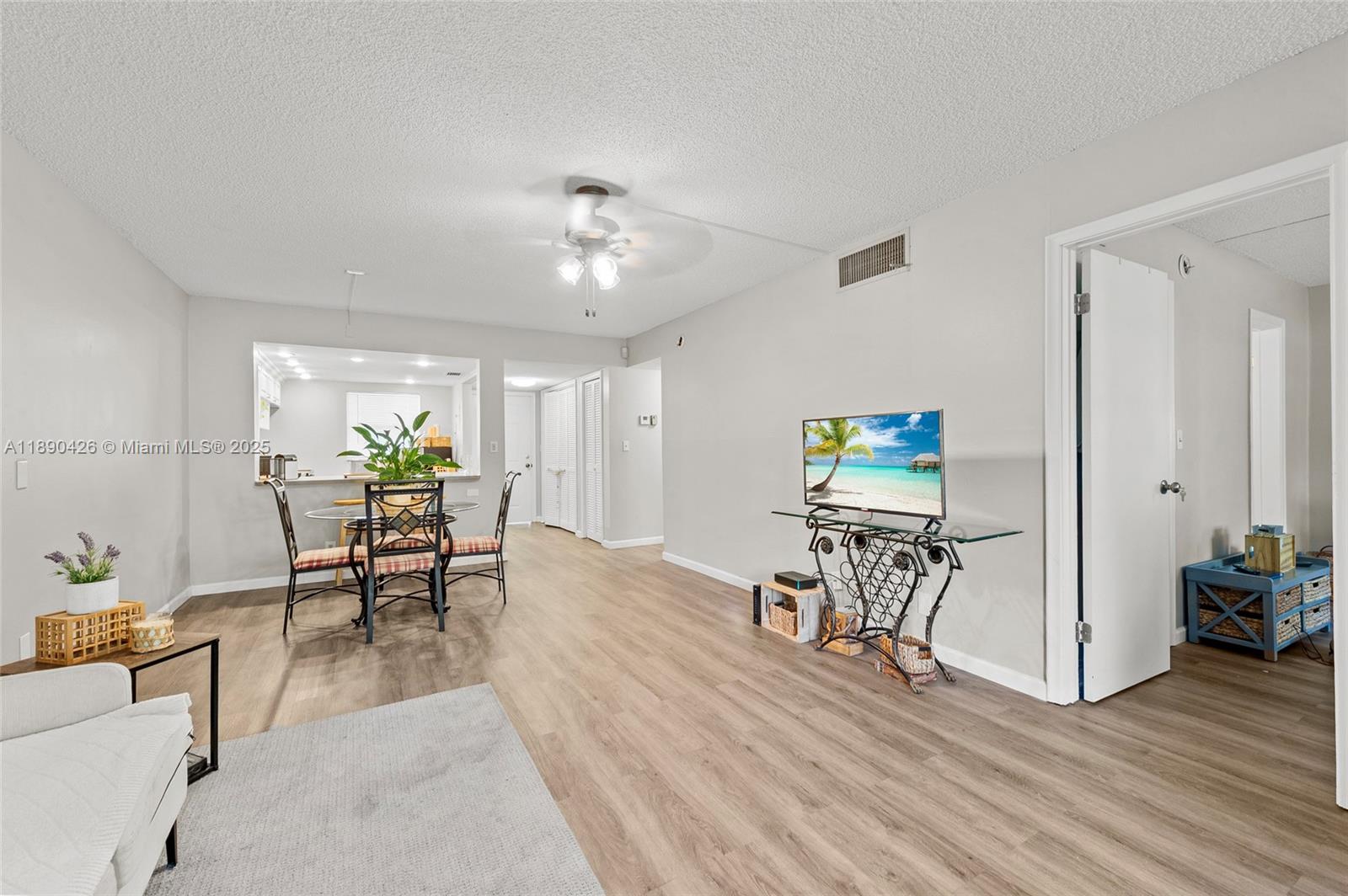 NATURA CONDO NO 3 - Residential