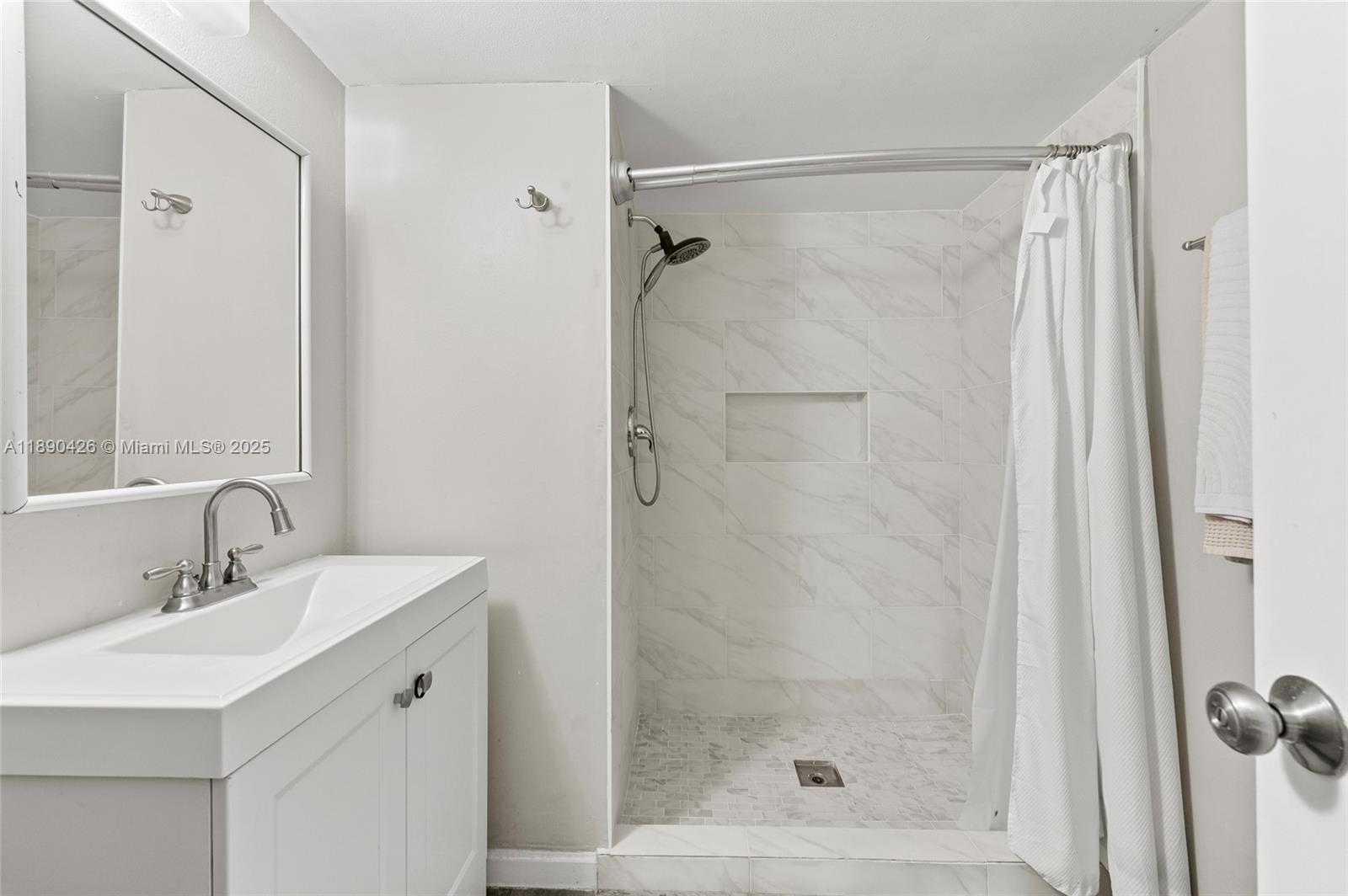 NATURA CONDO NO 3 - Residential