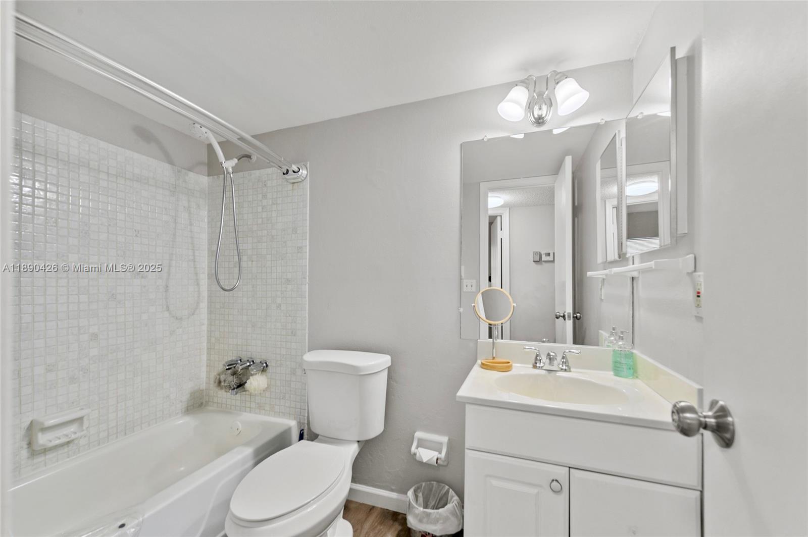 NATURA CONDO NO 3 - Residential