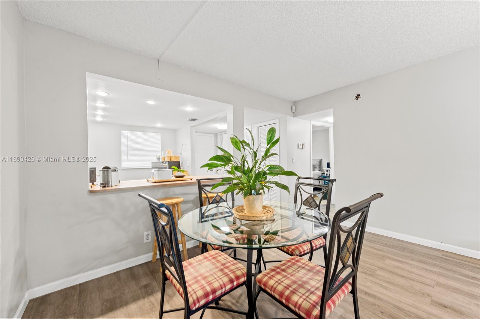 NATURA CONDO NO 3 - Residential