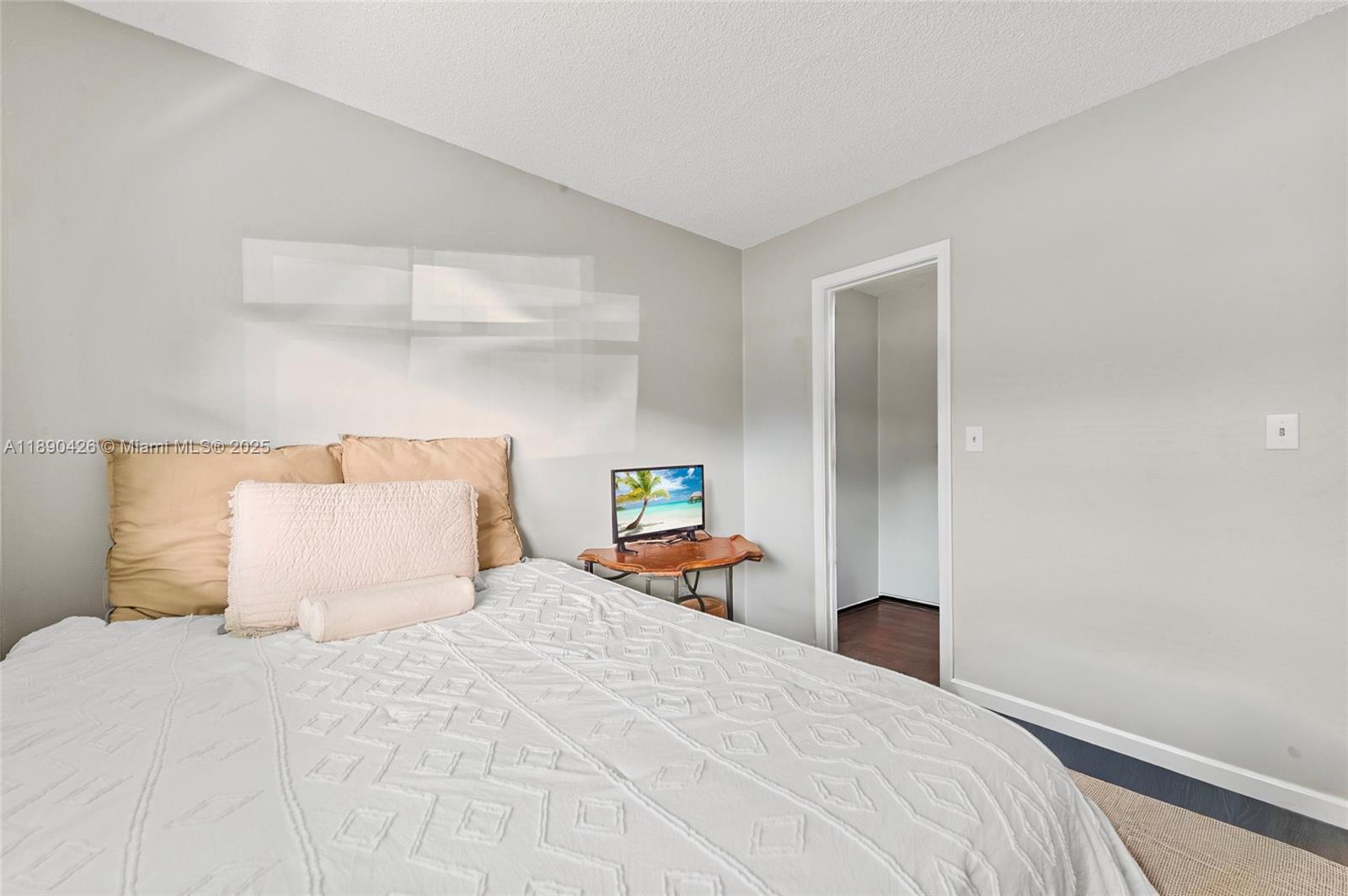 NATURA CONDO NO 3 - Residential