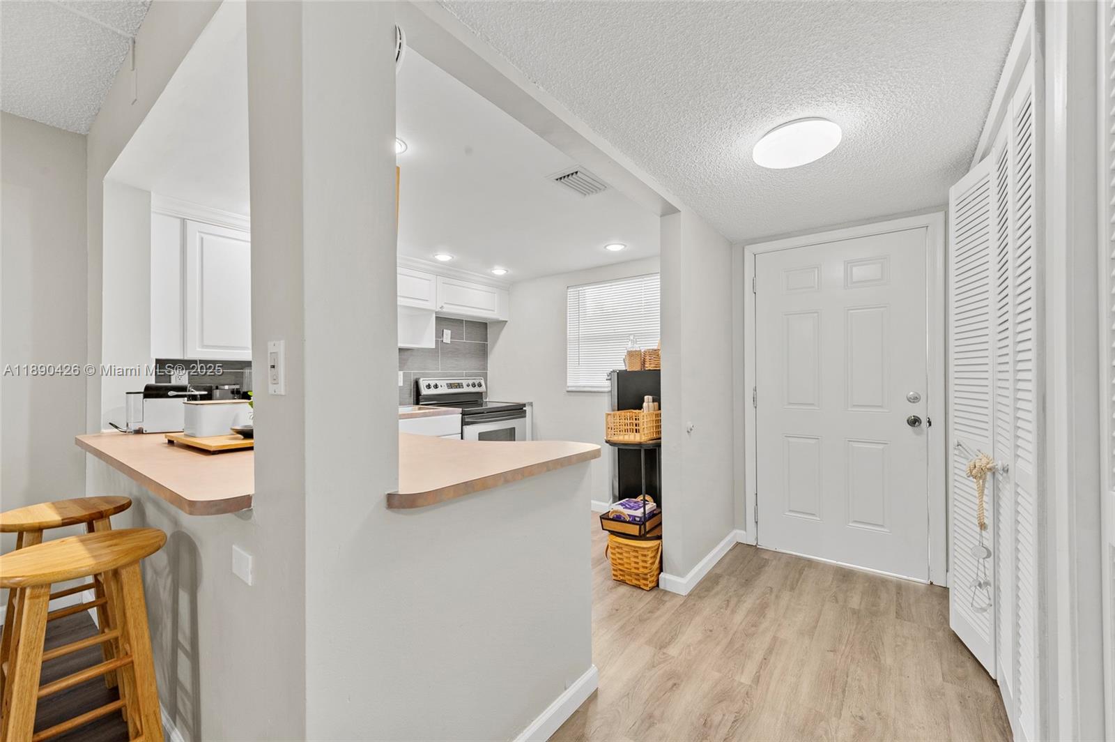 NATURA CONDO NO 3 - Residential