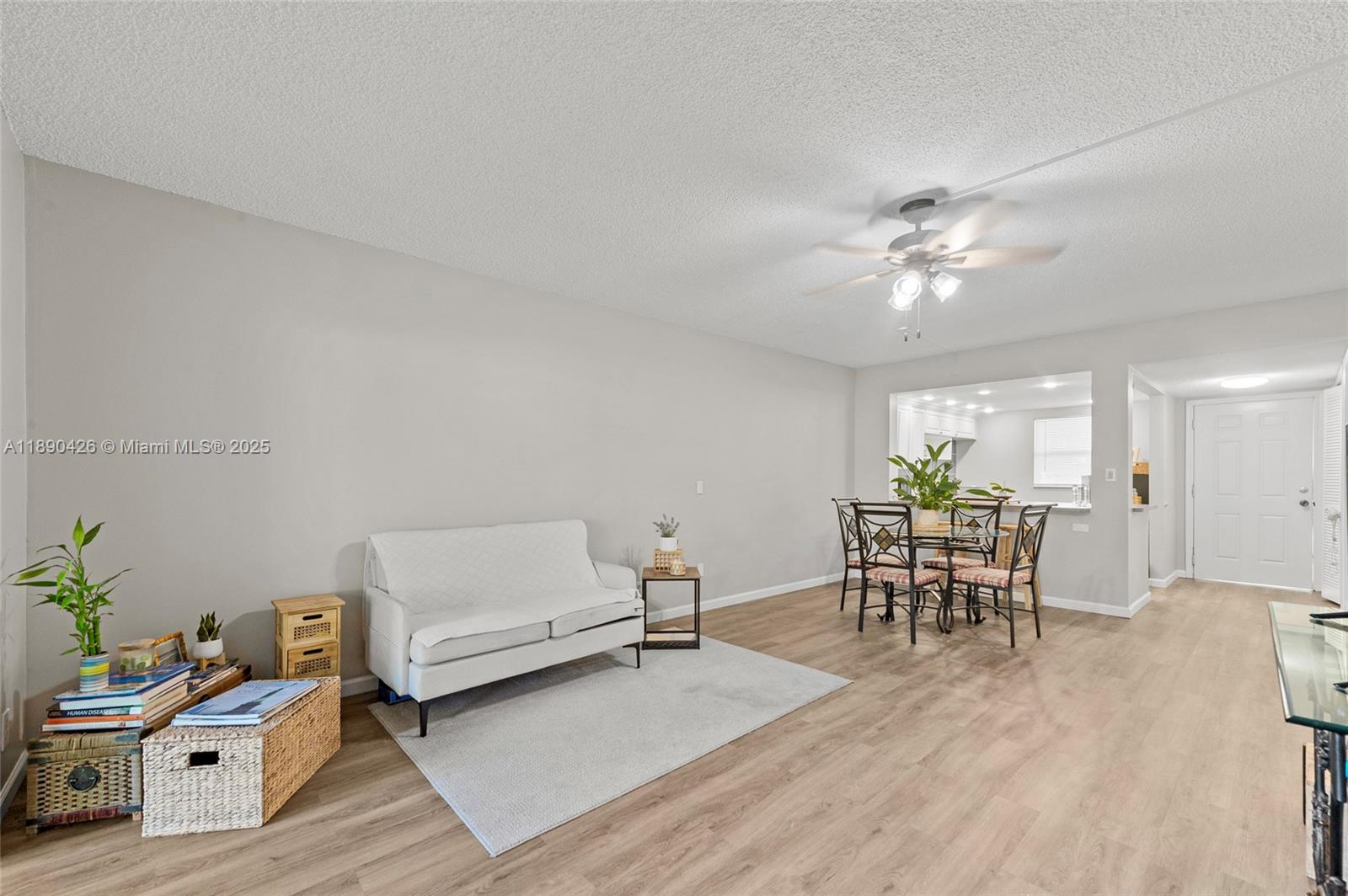 NATURA CONDO NO 3 - Residential