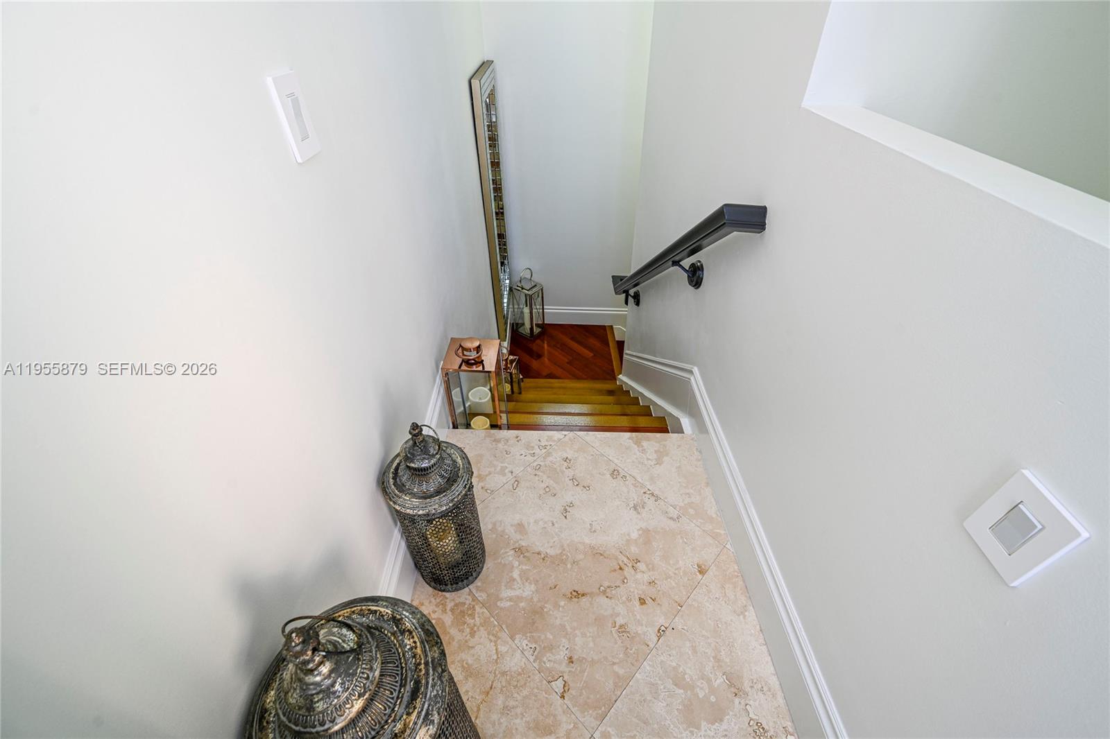 SURFSIDE VILLAS - Residential