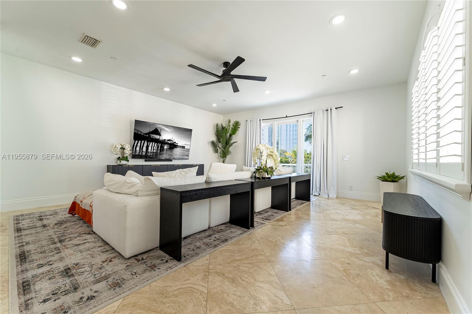 SURFSIDE VILLAS - Residential