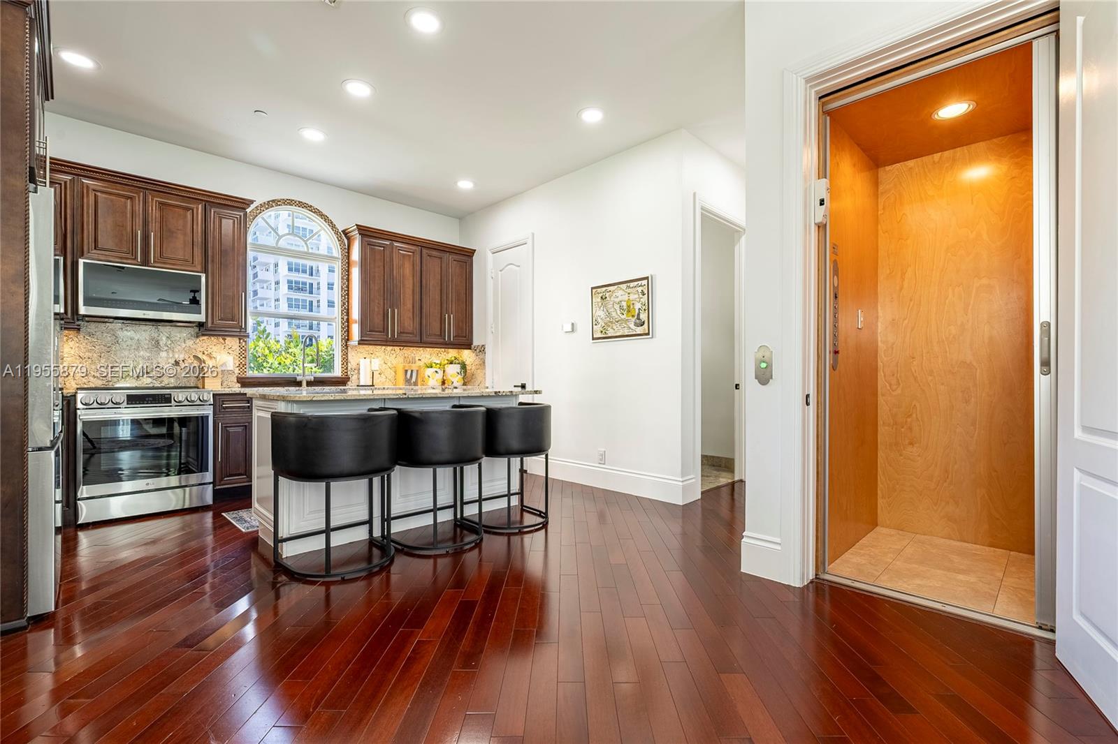 SURFSIDE VILLAS - Residential