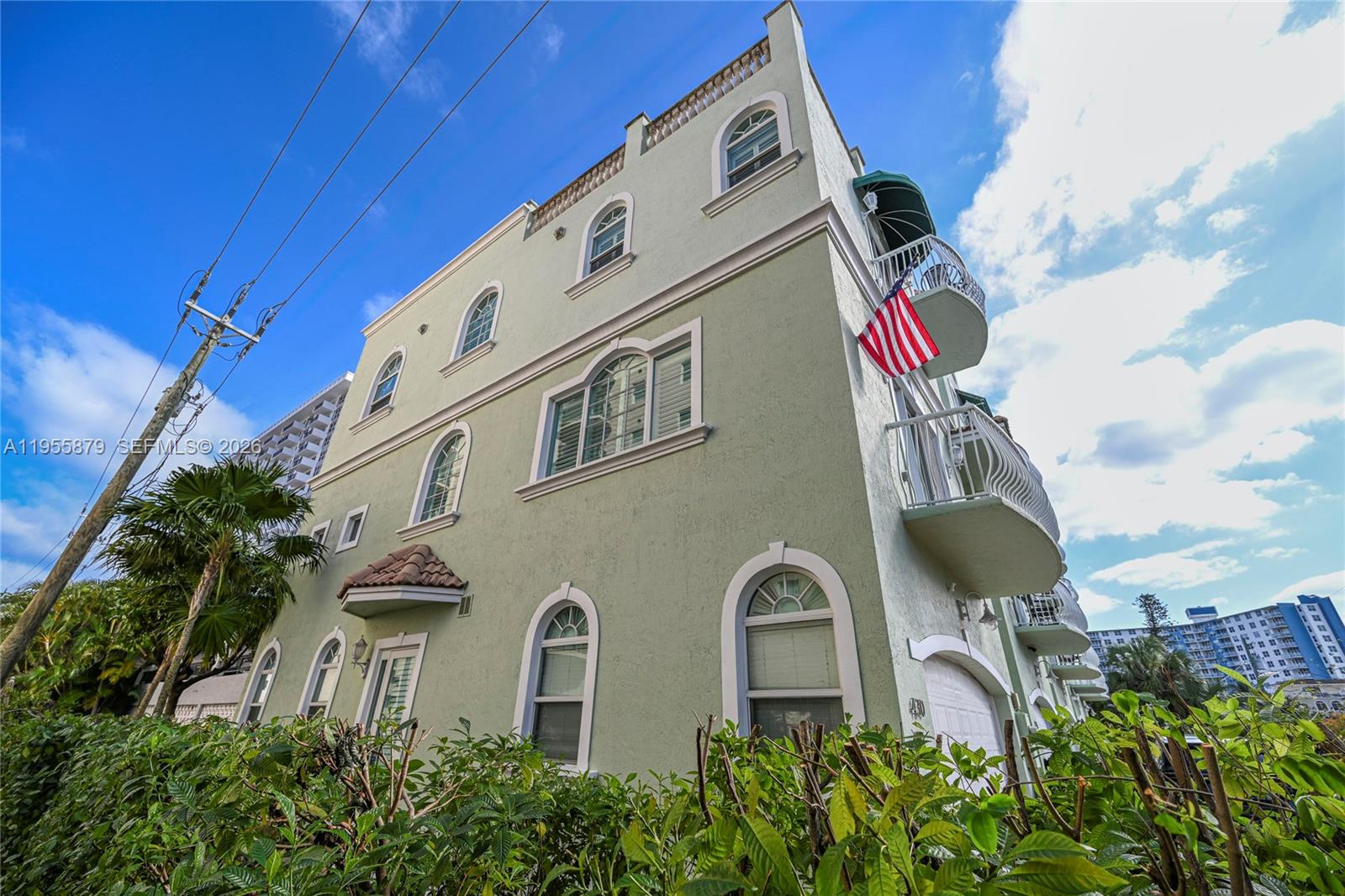 SURFSIDE VILLAS - Residential