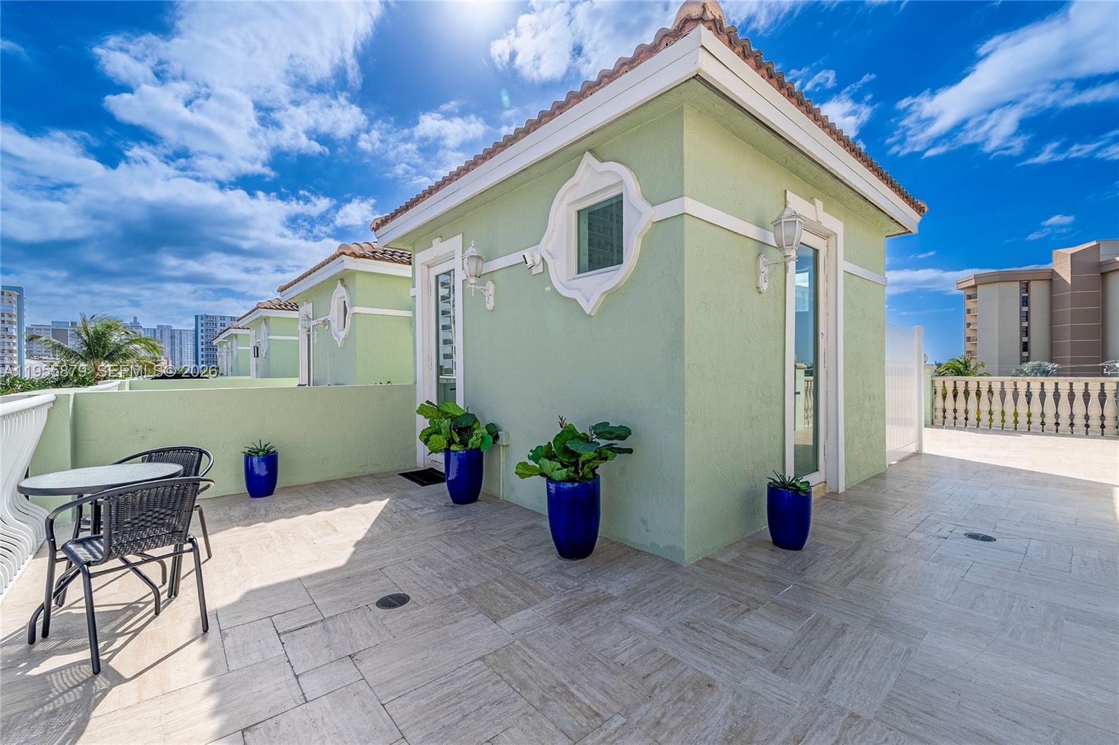 SURFSIDE VILLAS - Residential