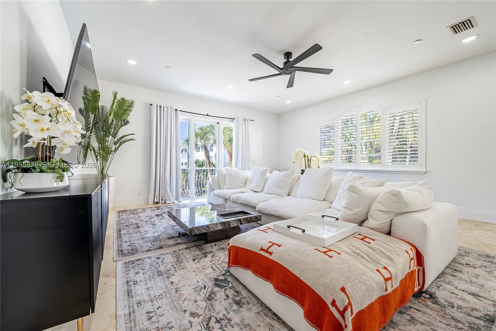 SURFSIDE VILLAS - Residential