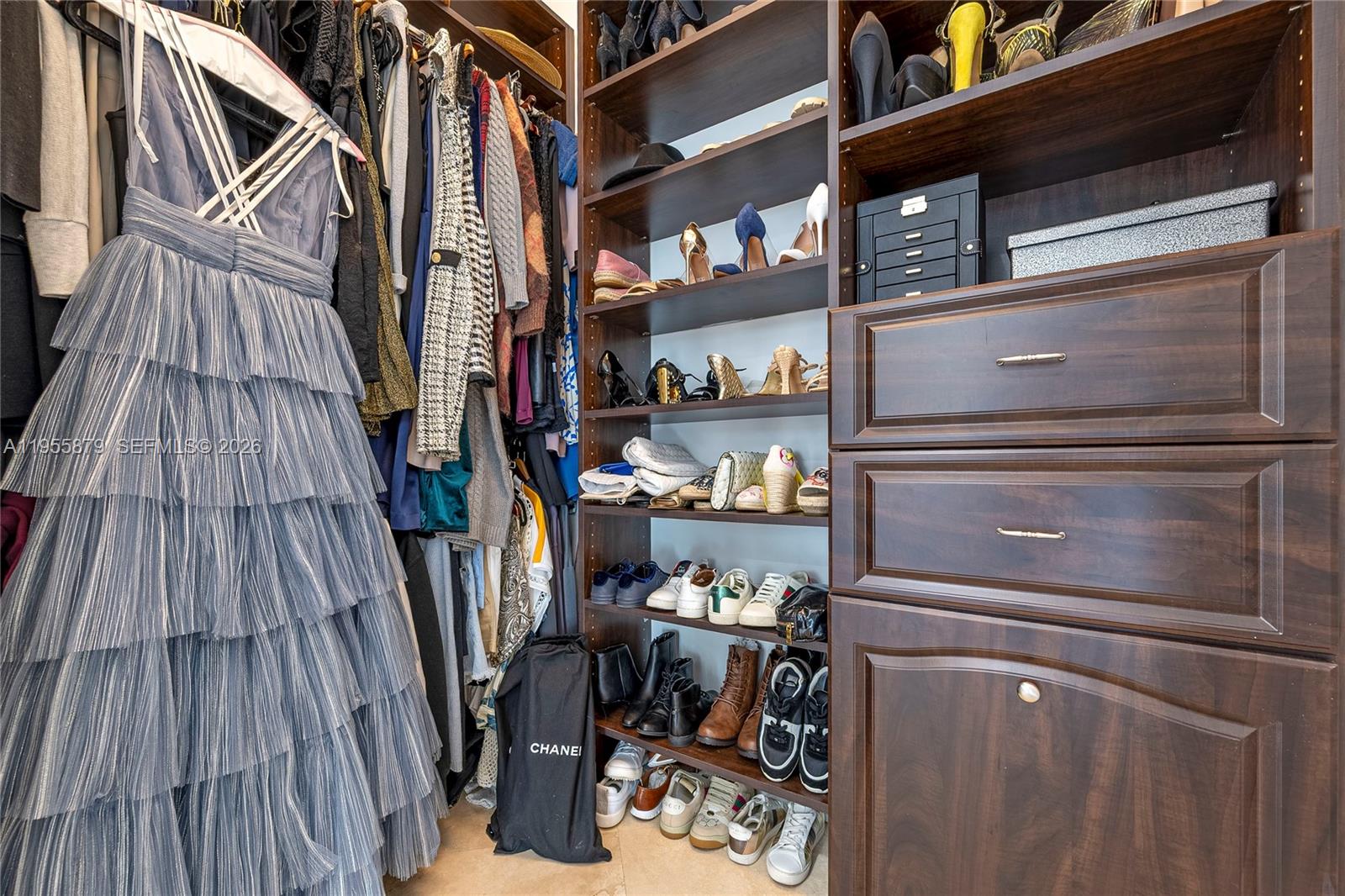 SURFSIDE VILLAS - Residential