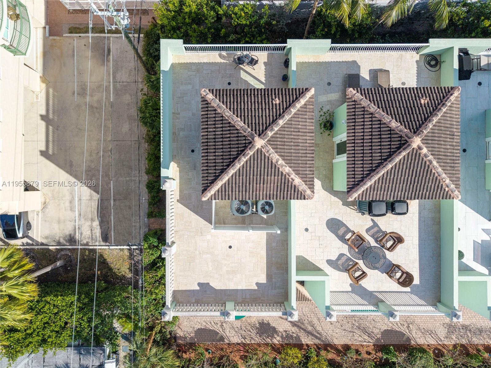 SURFSIDE VILLAS - Residential