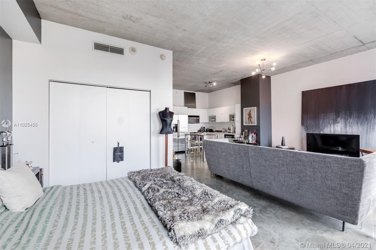 THE LOFT DOWNTOWN II COND - Residential Lease